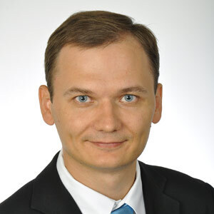 dr Piotr Wojewnik